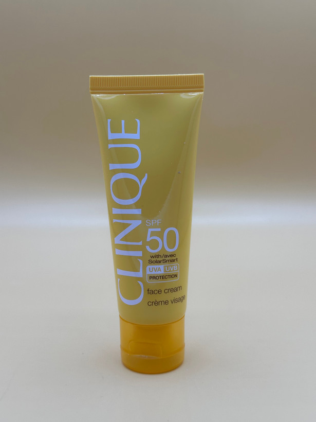 کرم ضد آفتاب کلینیک